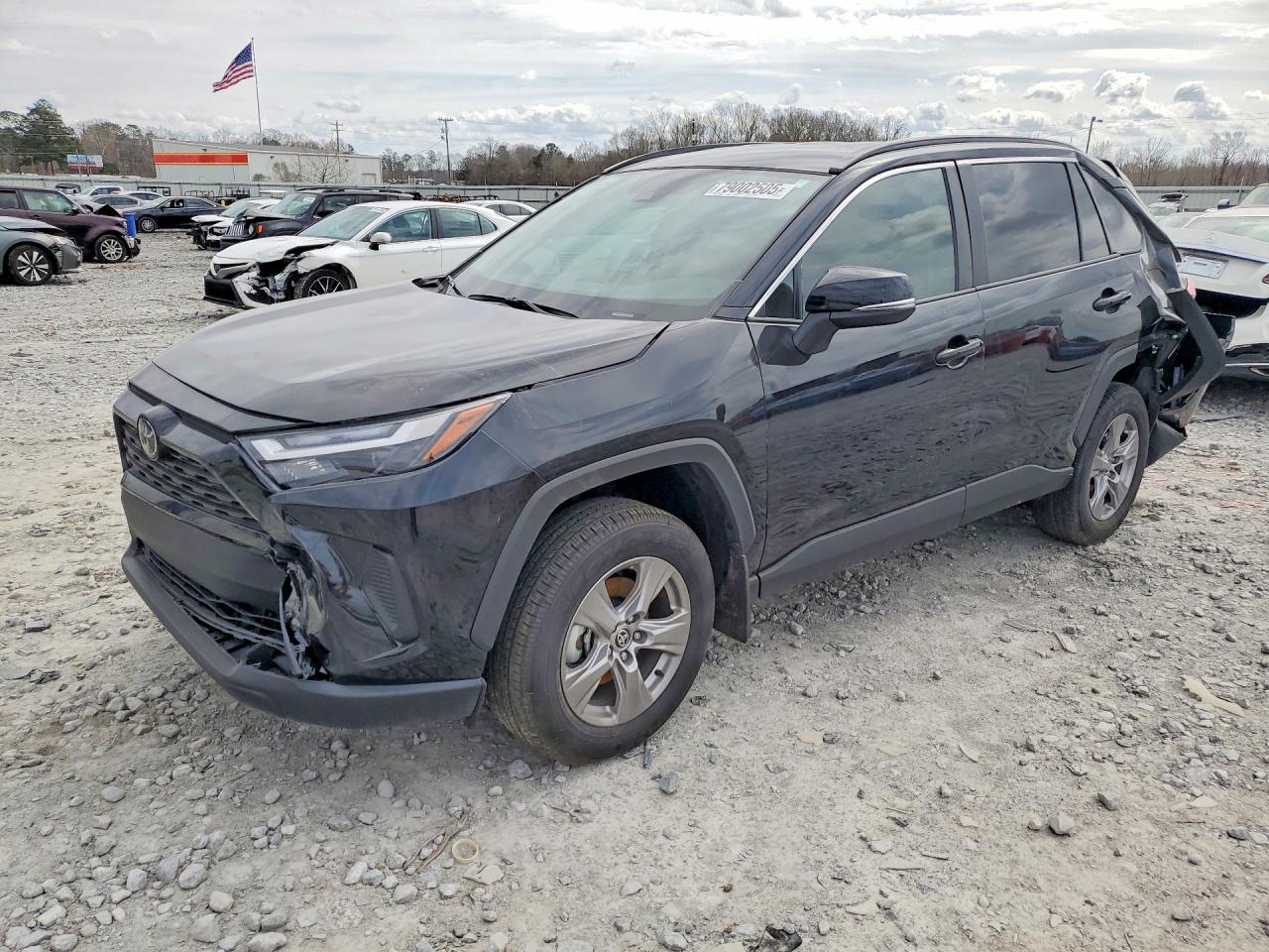 Salvage Toyota RAV4 Image