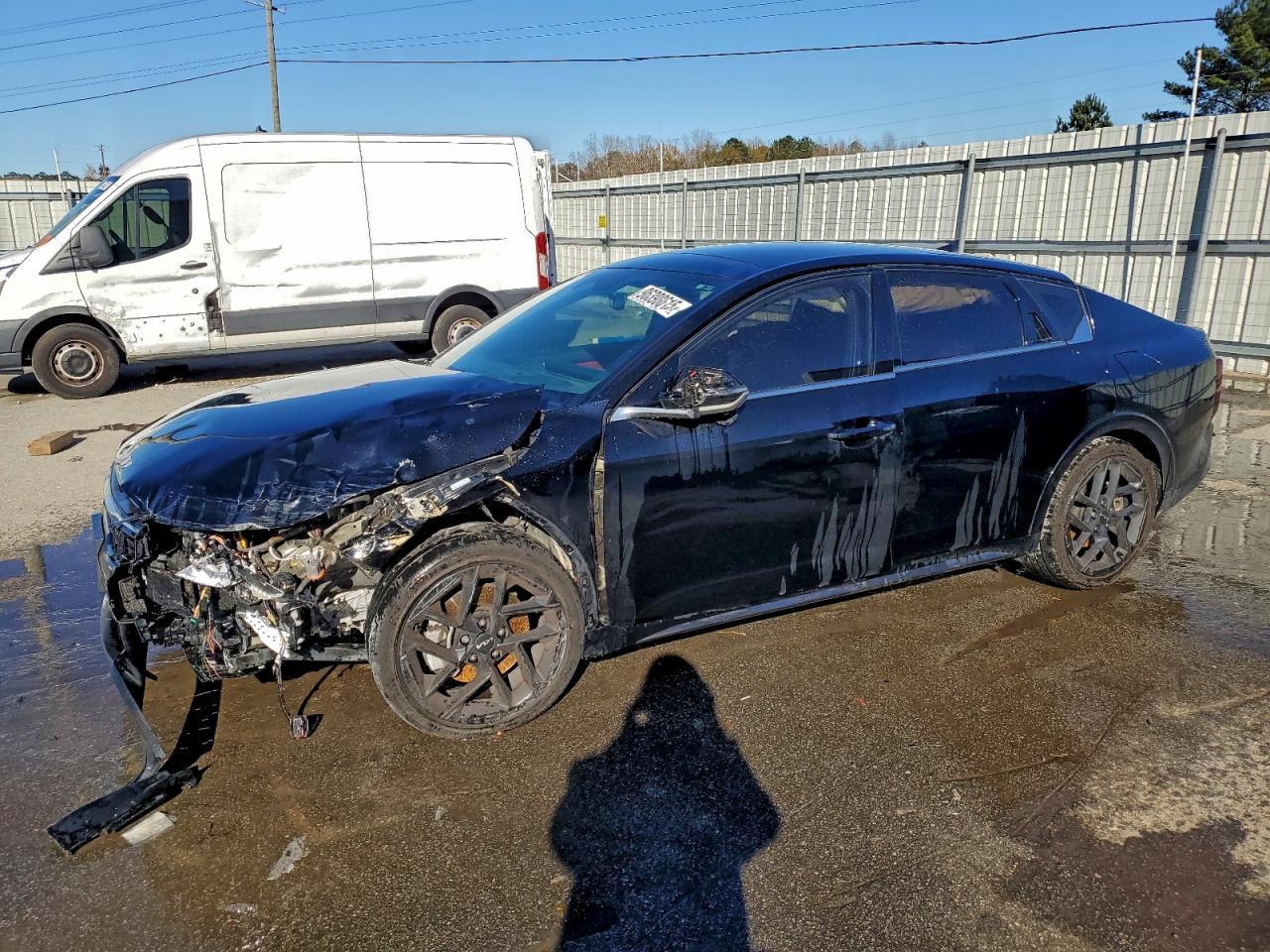 Salvage Kia K4 Image