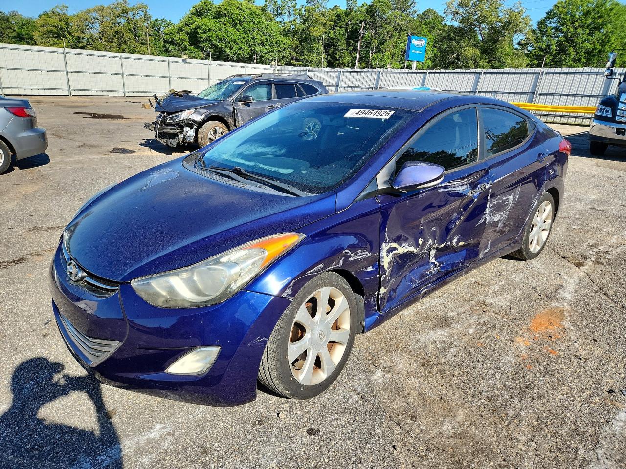 Salvage Hyundai ELANTRA Image