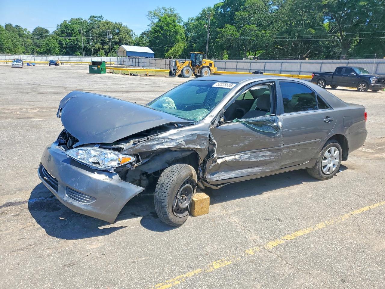 Salvage Toyota Camry Image