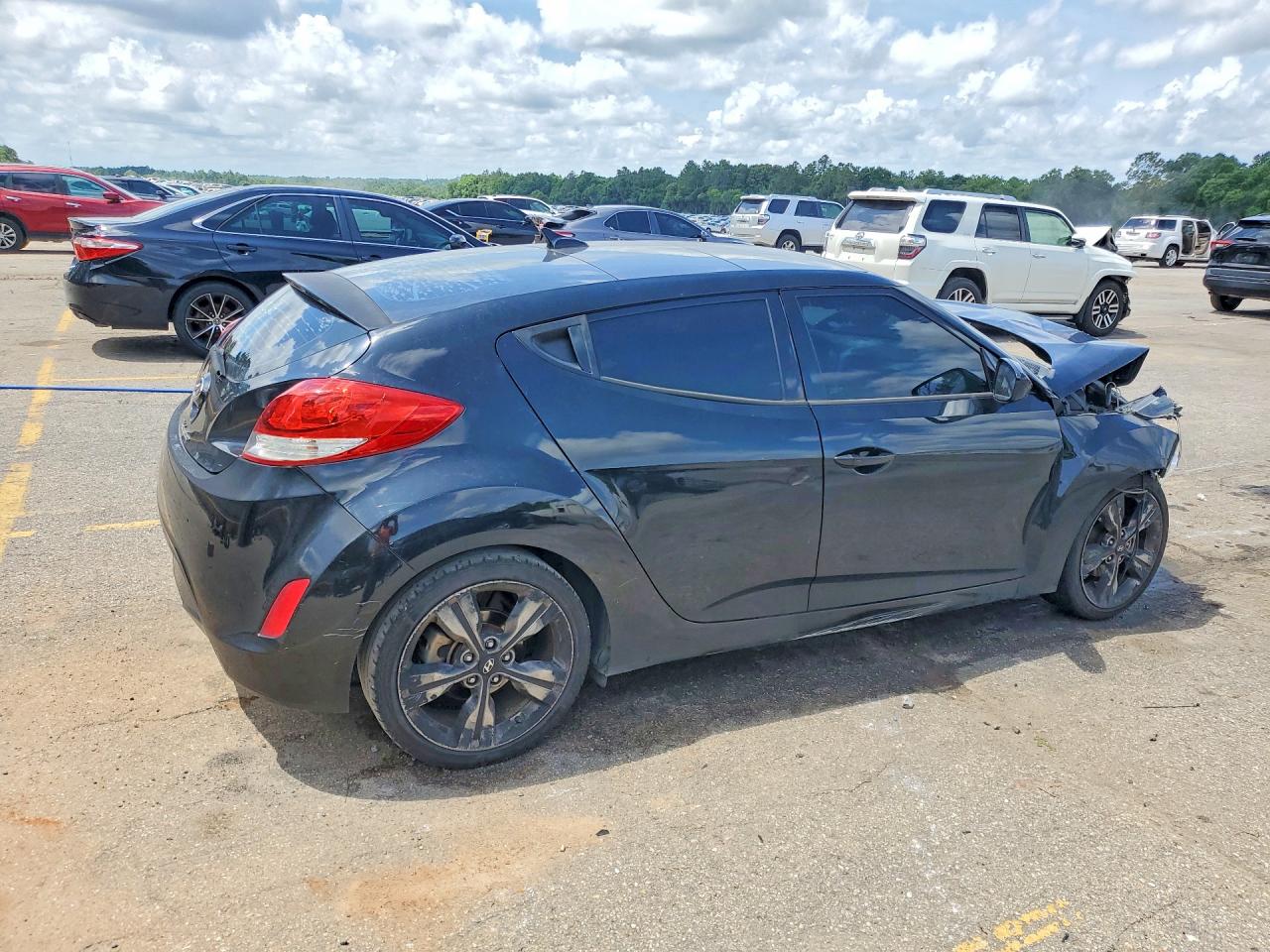 Hyundai VELOSTER Value Edition