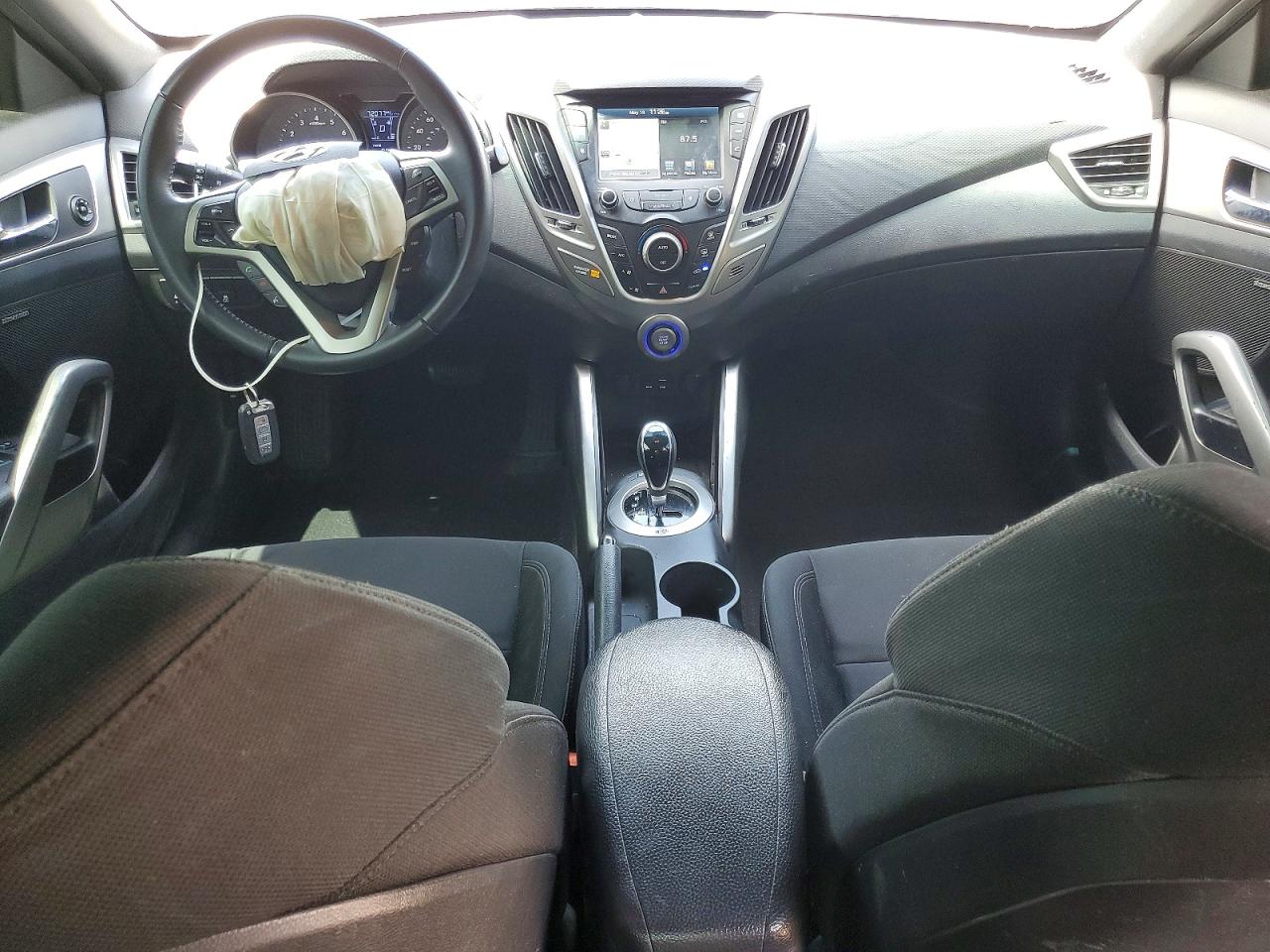 Hyundai VELOSTER Value Edition