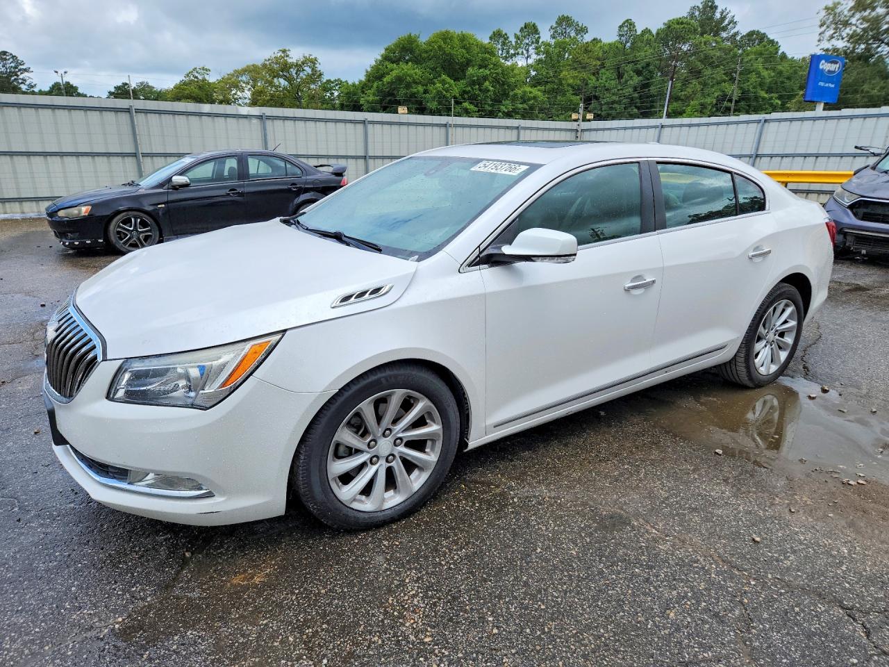Salvage Buick LaCrosse Image