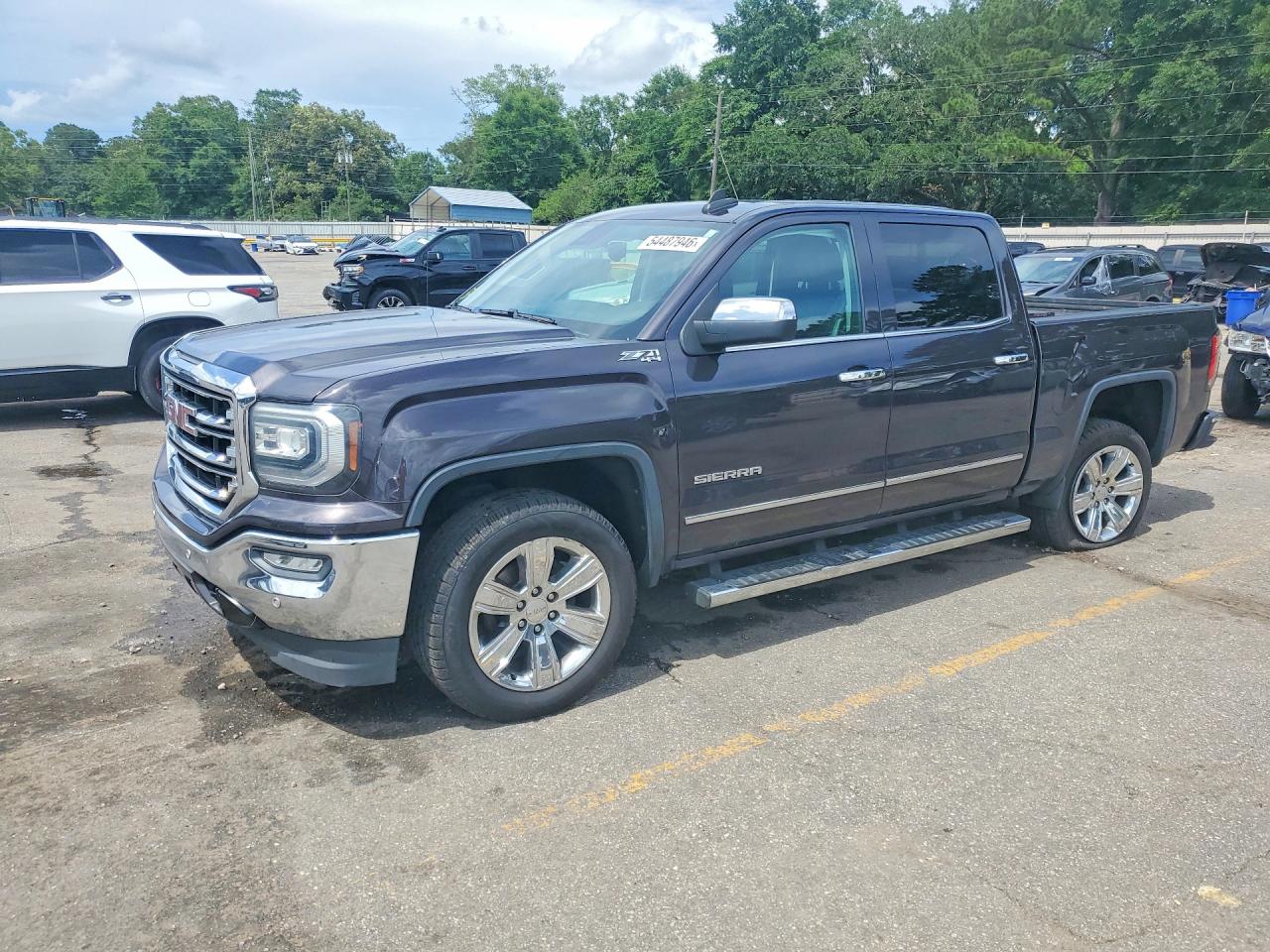 Salvage GMC Sierra Image