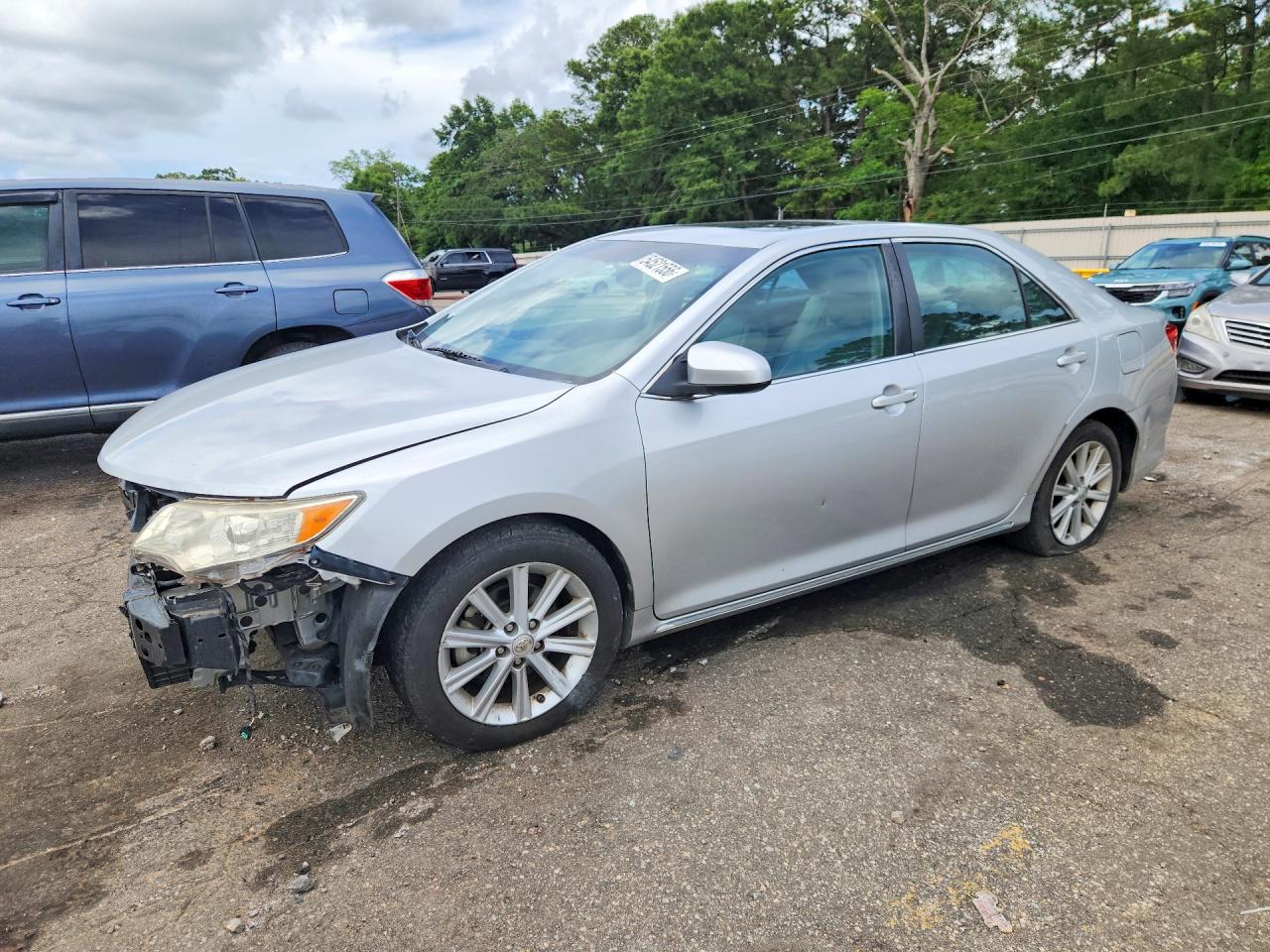 Salvage Toyota Camry Image