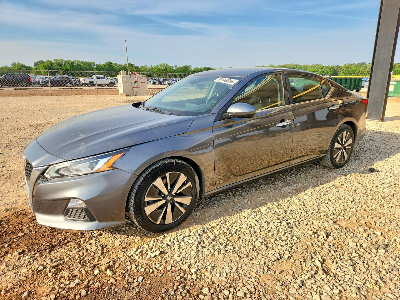 Salvage Nissan Altima Image