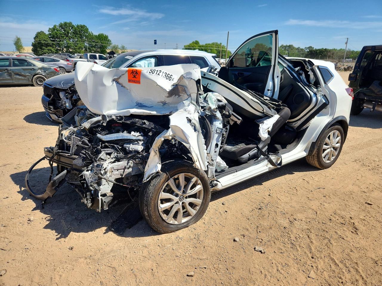 Salvage Nissan Rogue Image