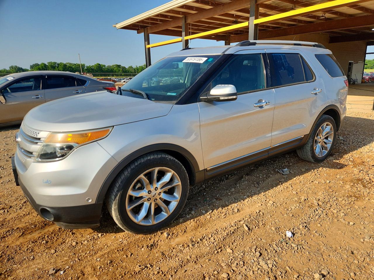 Salvage Ford Explorer Image