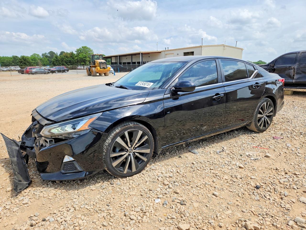 Salvage Nissan Altima Image