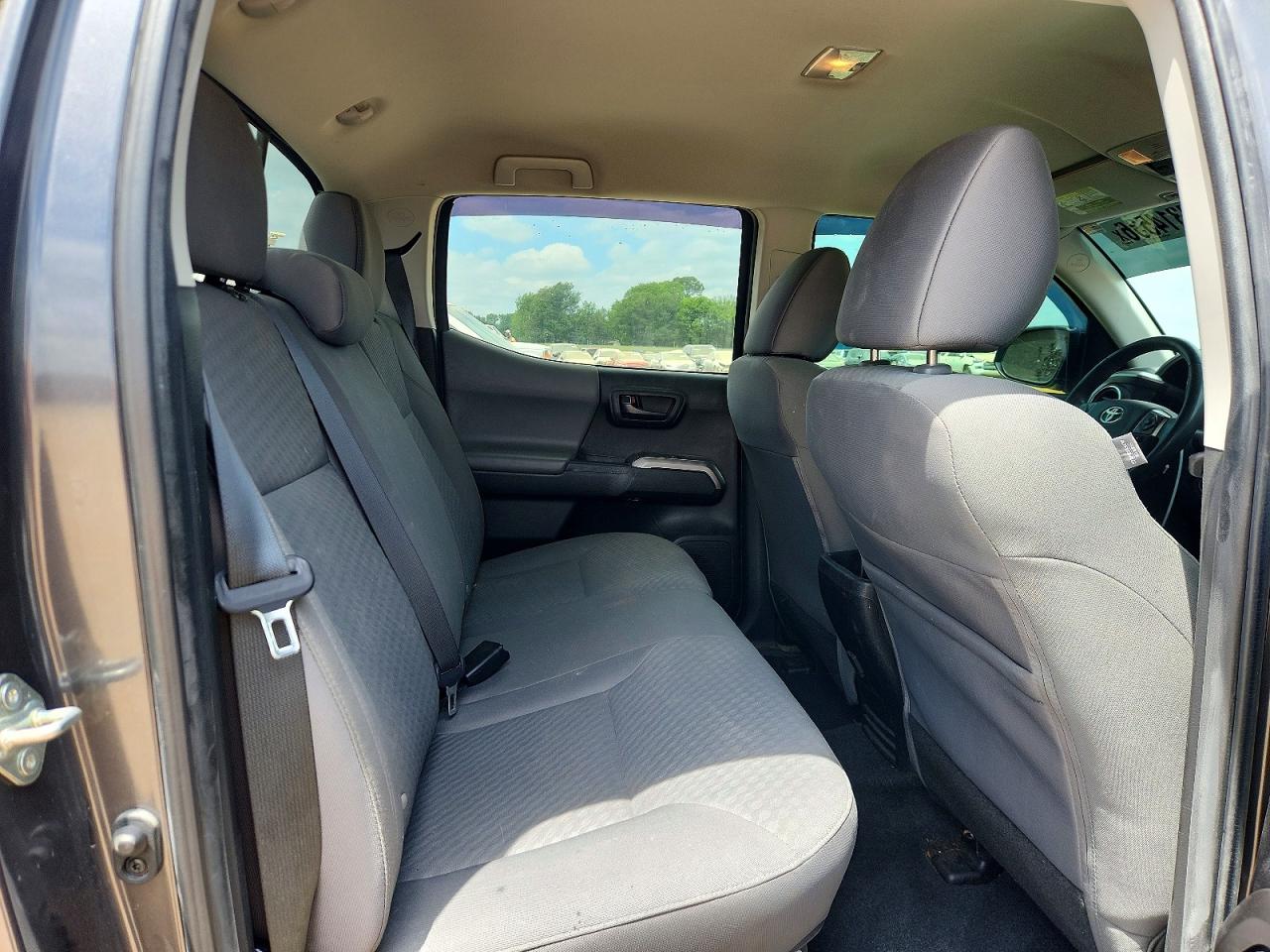 Toyota Tacoma Sr5 V6