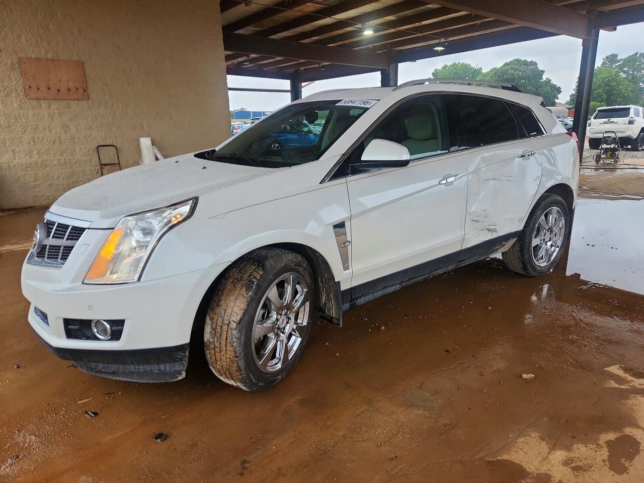 Salvage Cadillac SRX Image