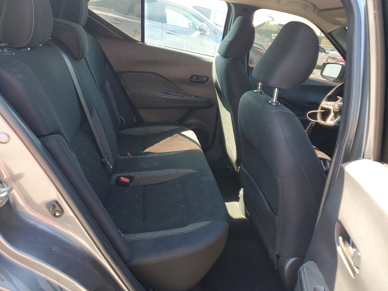 Nissan Kicks S