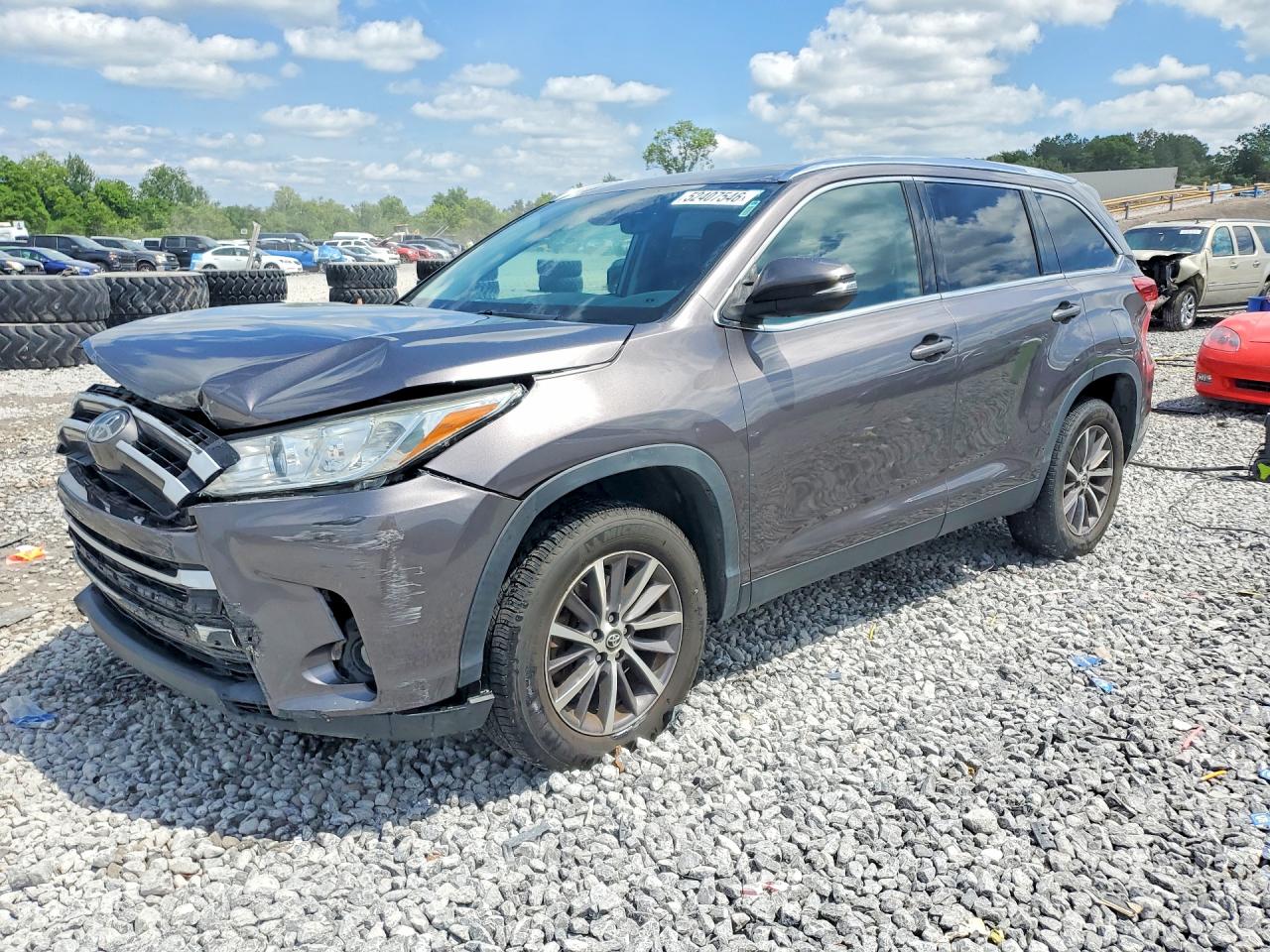 Salvage Toyota Highlander Image