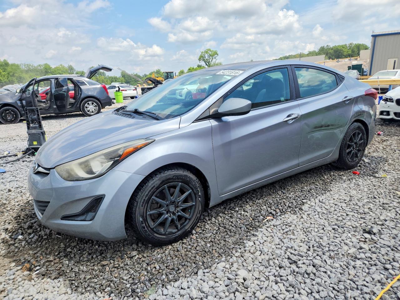 Salvage Hyundai ELANTRA Image