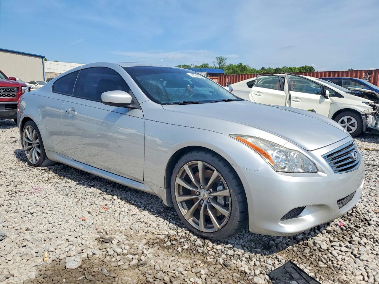 INFINITI G37 Base