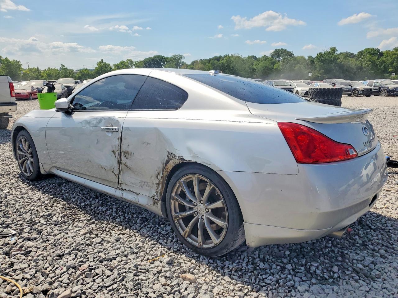 INFINITI G37 Base