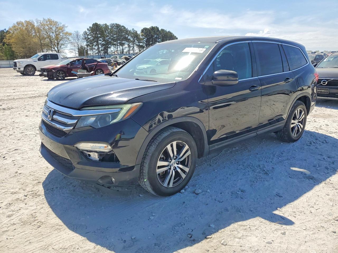 Salvage Honda Pilot Image