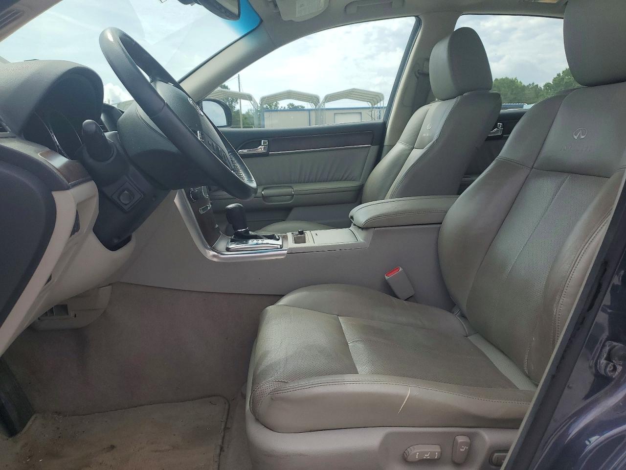 INFINITI M35 Base
