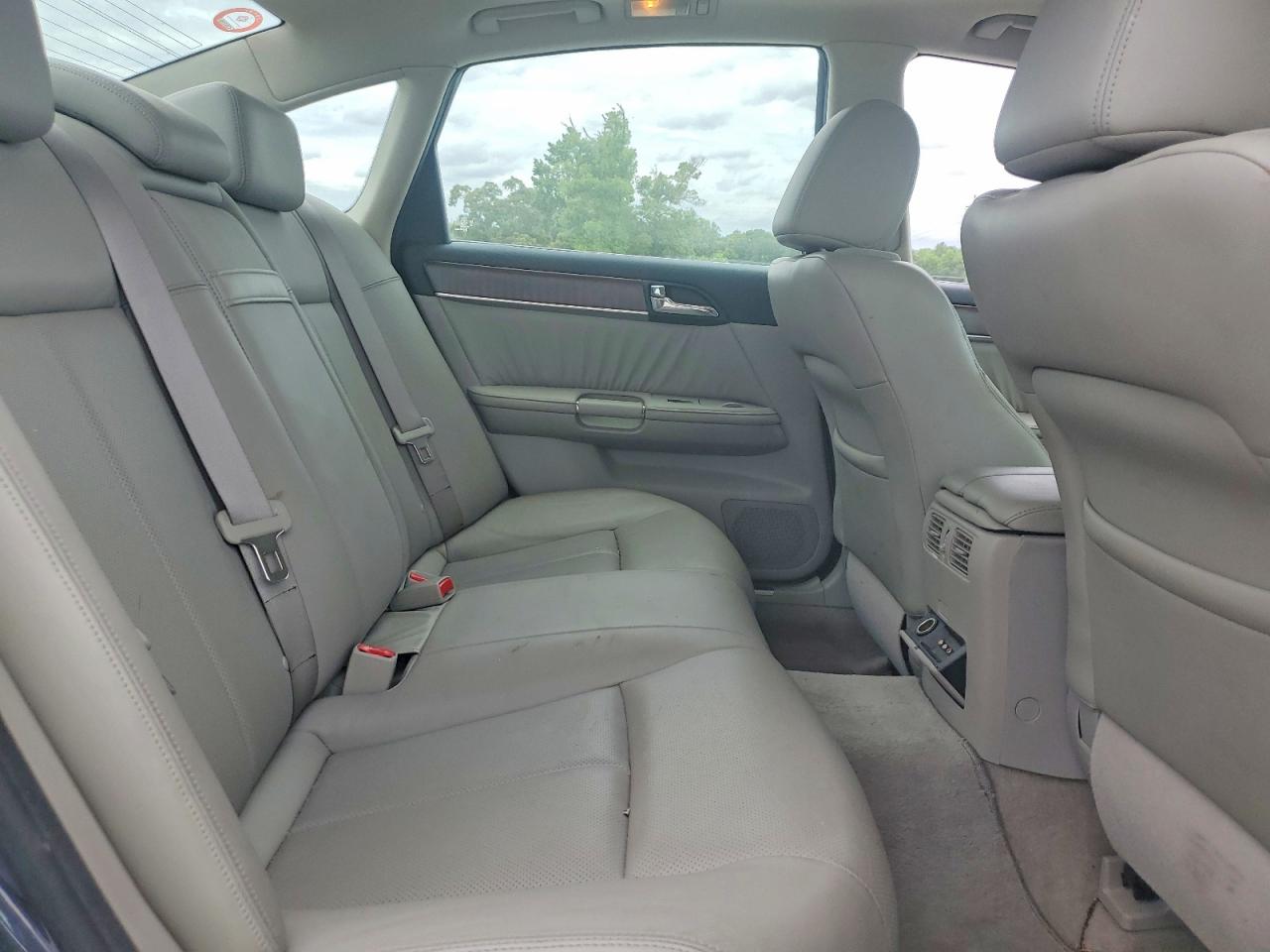 INFINITI M35 Base