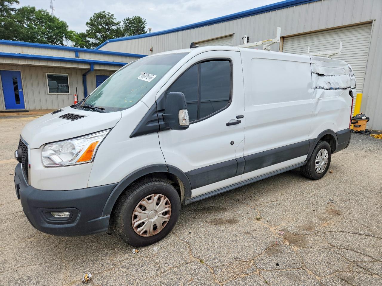 Salvage Ford Transit Image