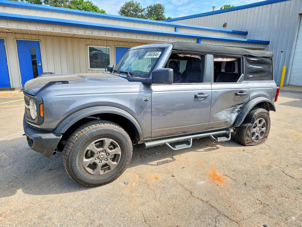 Salvage Ford Bronco Image