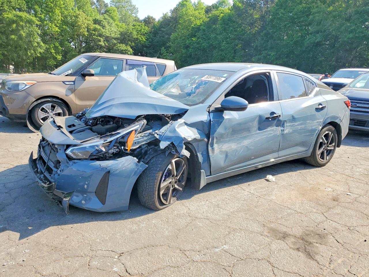 Salvage Nissan Sentra Image