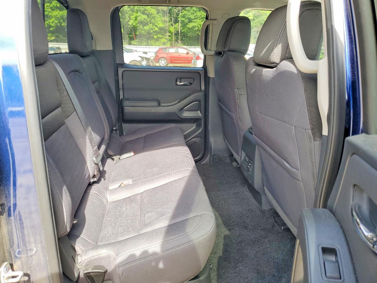 Nissan Frontier Sv