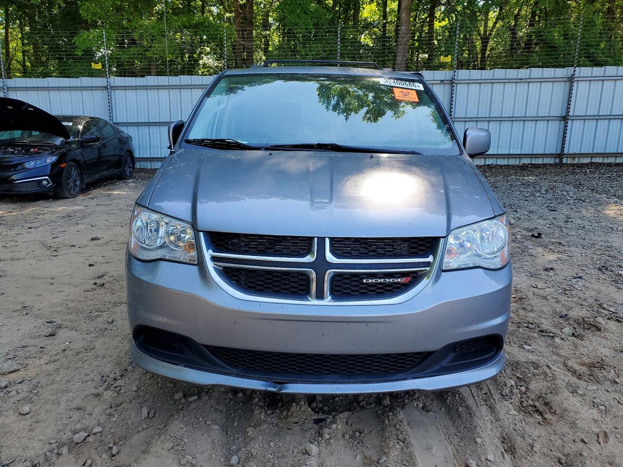 Dodge Caravan Sxt
