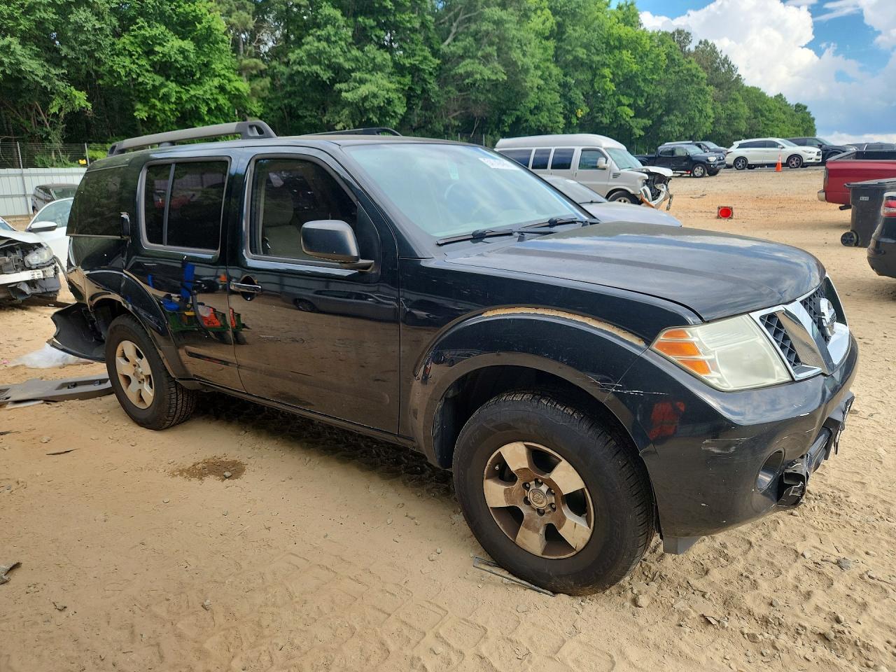 Nissan Pathfinder S