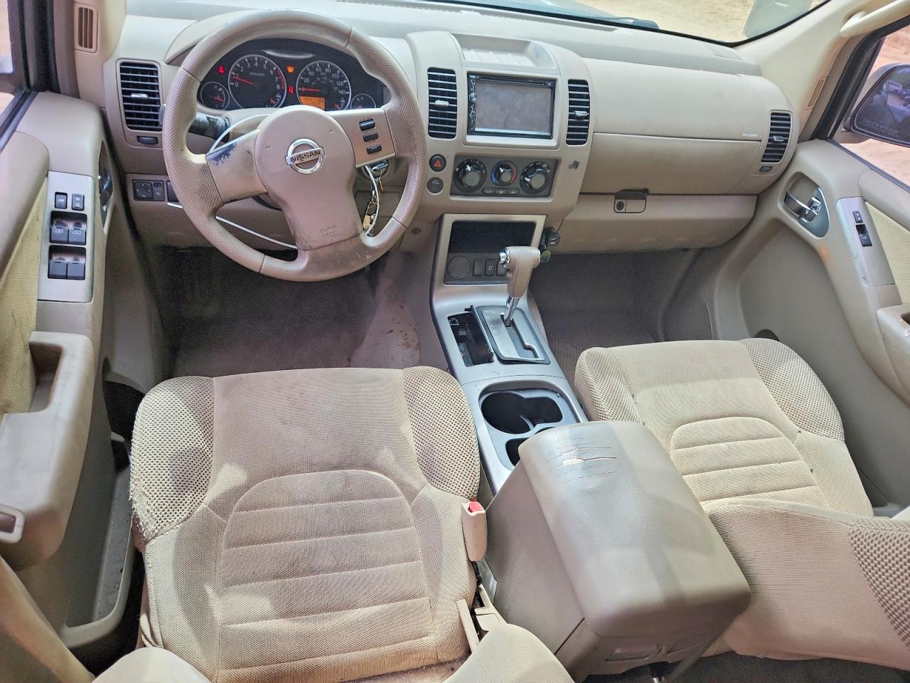 Nissan Pathfinder S