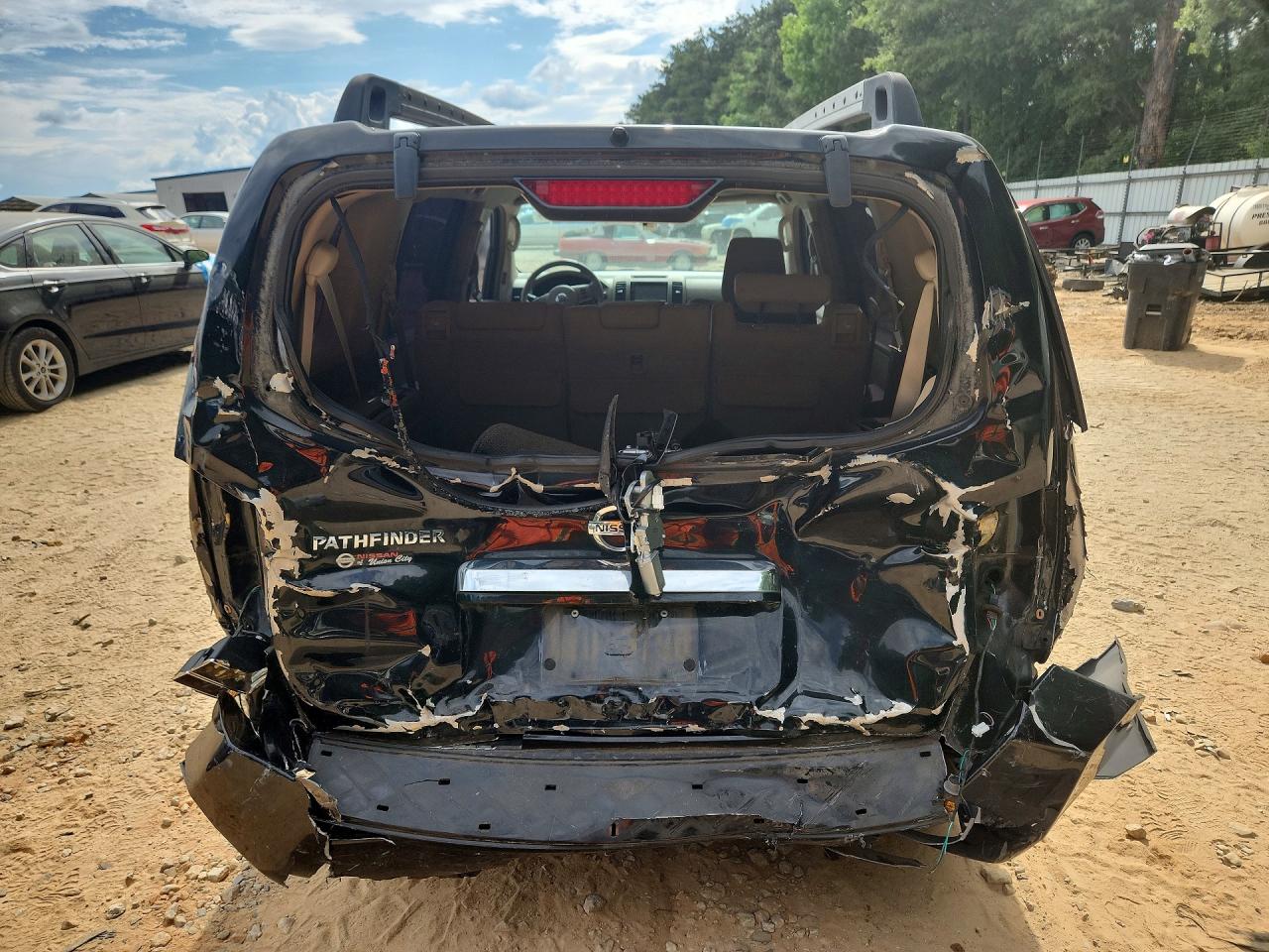 Nissan Pathfinder S