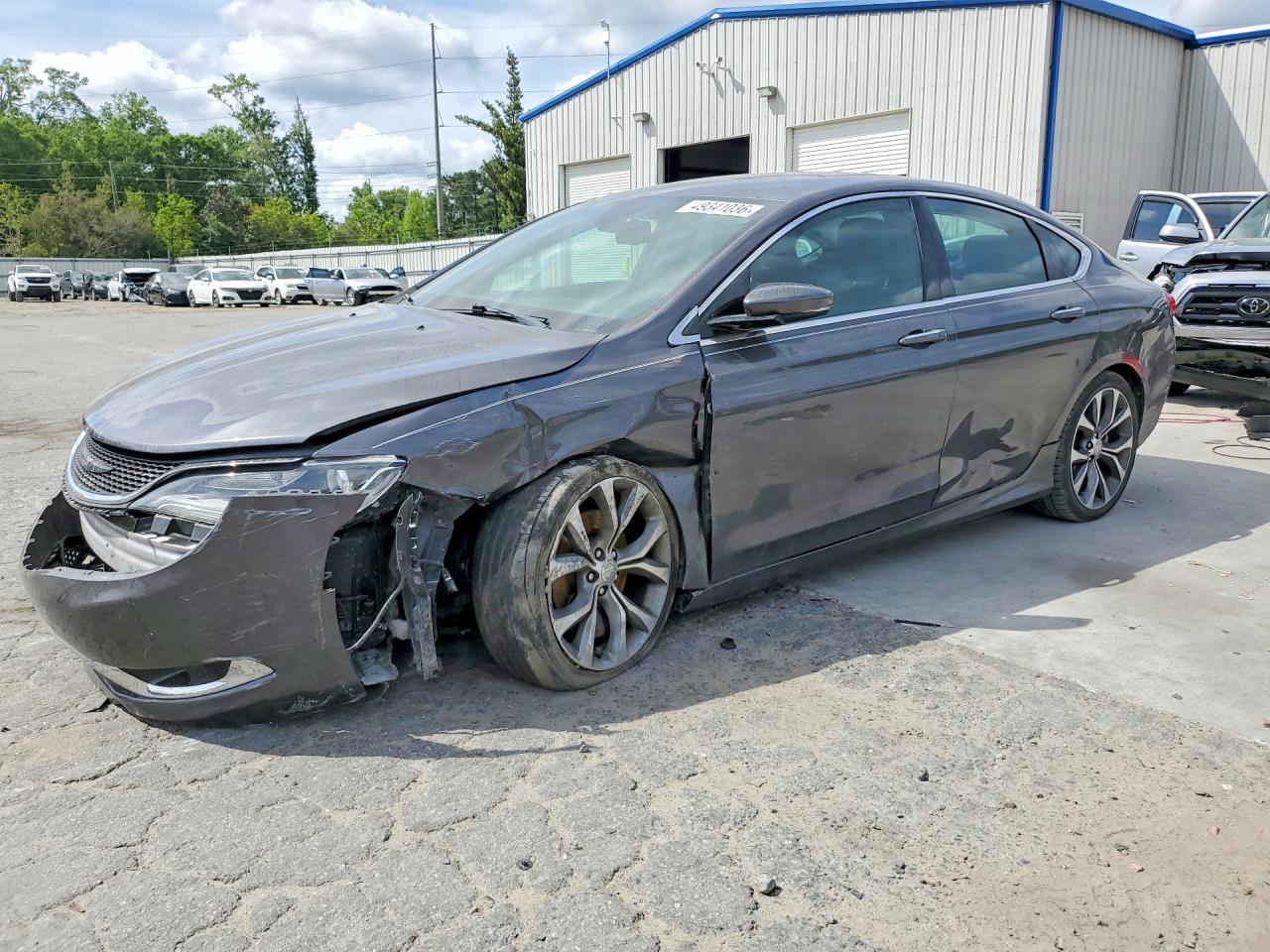Salvage Chrysler 200 Image