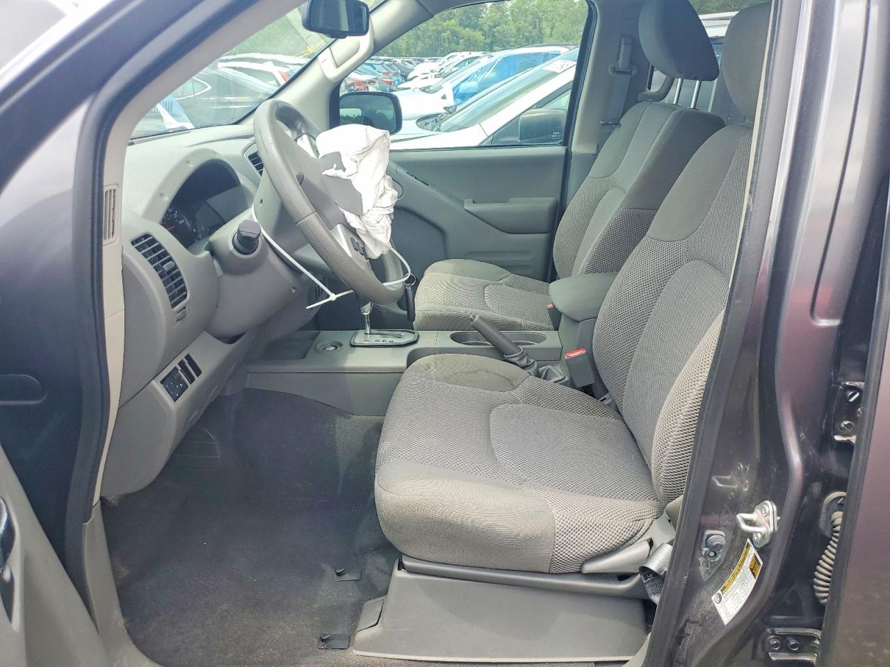 Nissan Frontier Sv