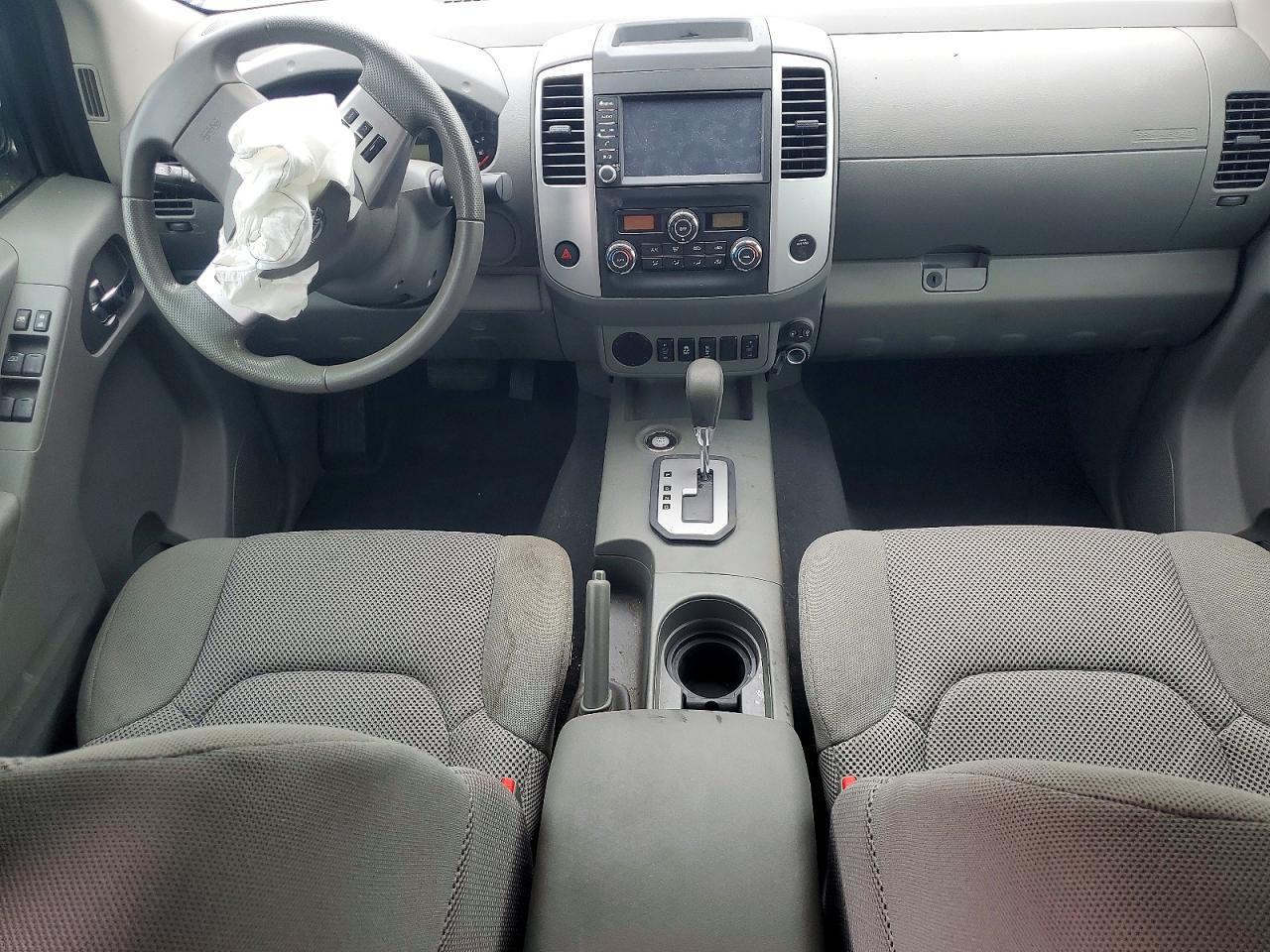 Nissan Frontier Sv