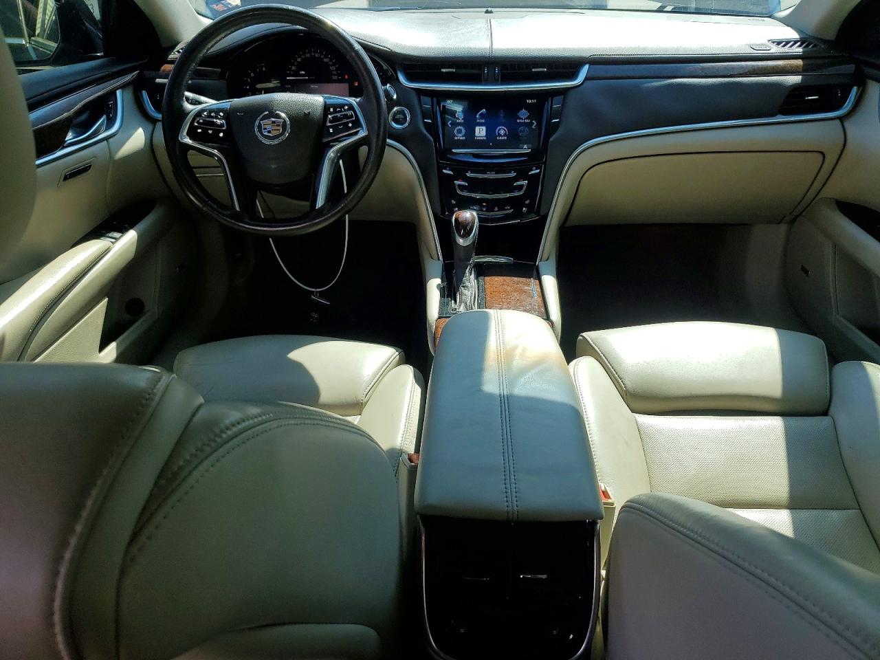 Cadillac XTS Luxury Collection