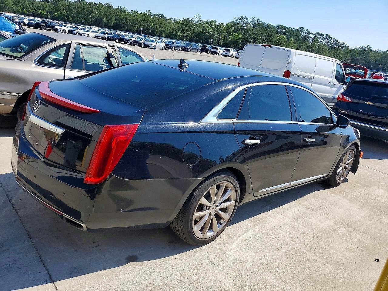 Cadillac XTS Luxury Collection