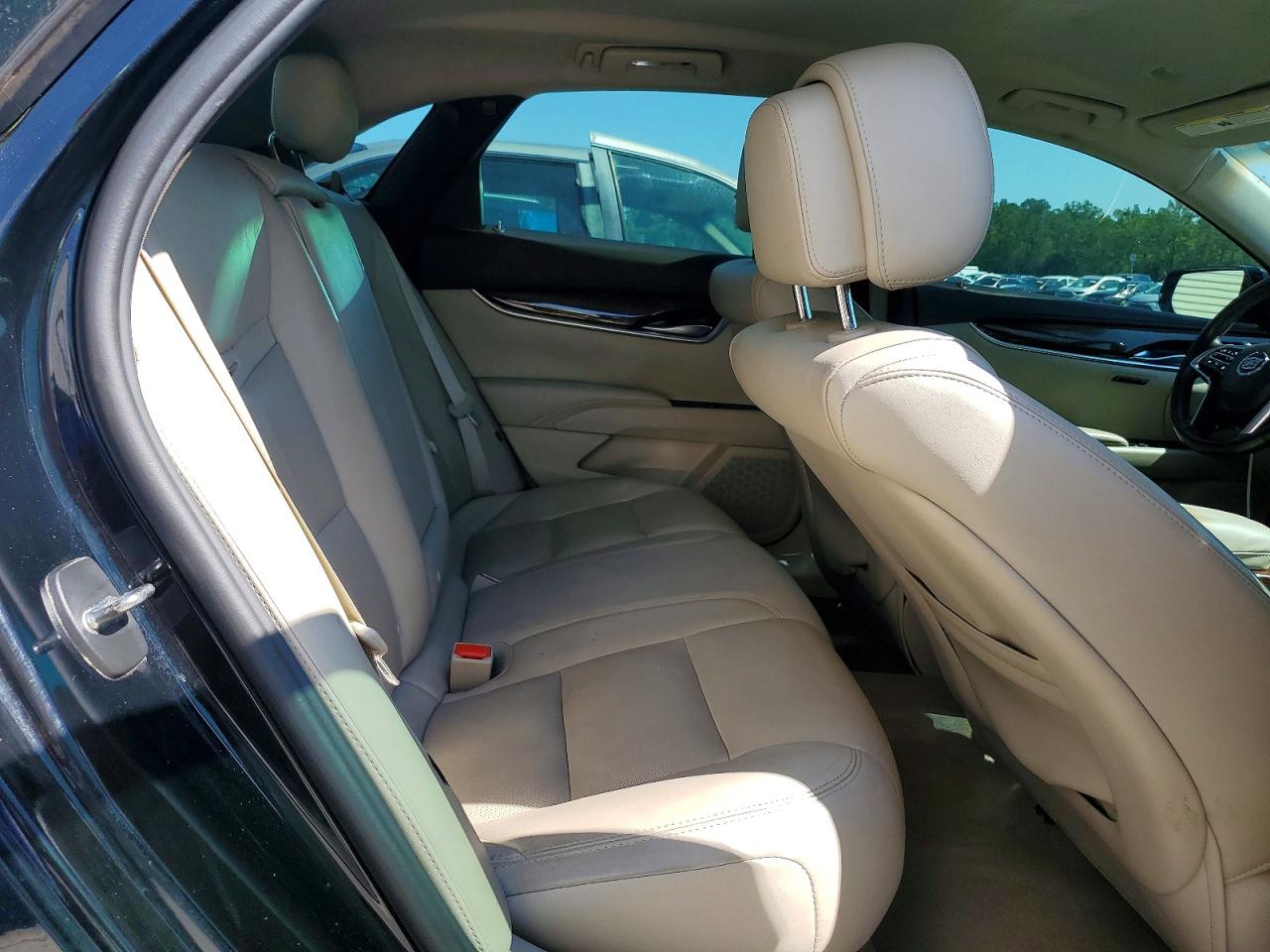 Cadillac XTS Luxury Collection