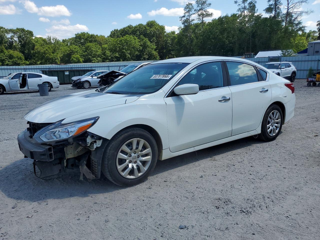 Salvage Nissan Altima Image