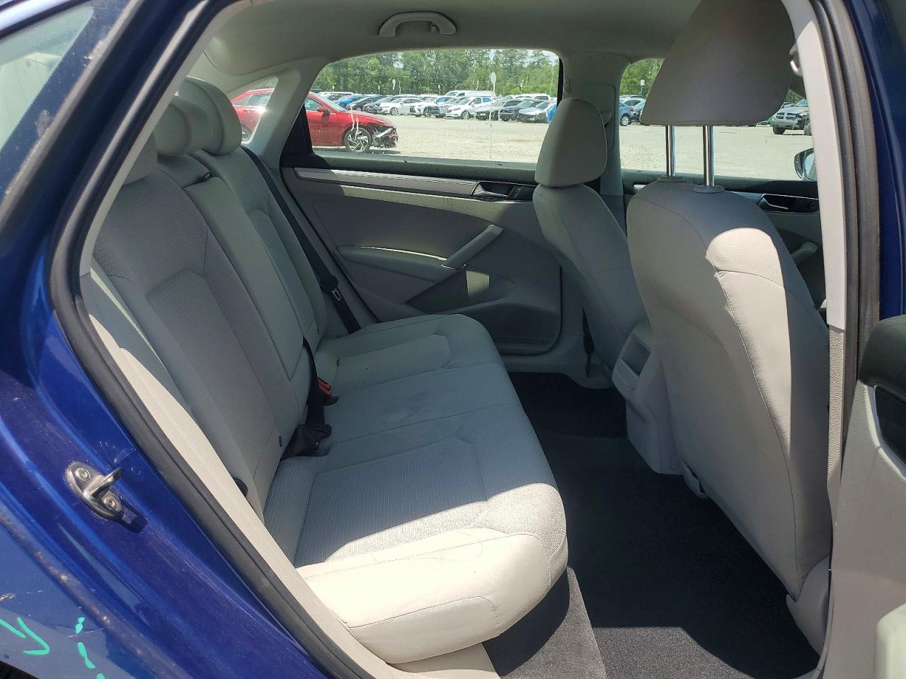 Volkswagen Passat S