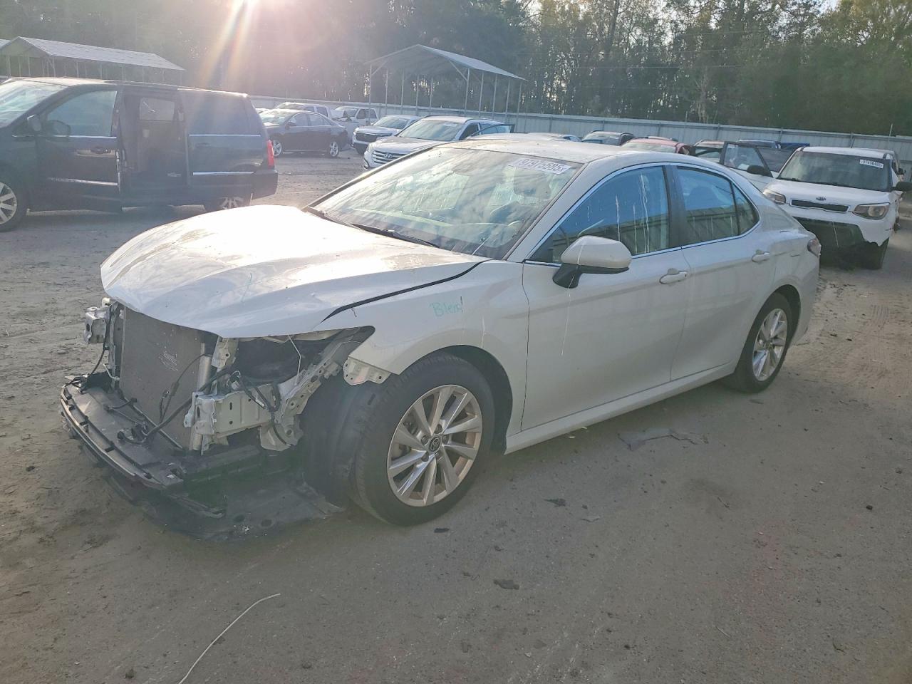 Salvage Toyota Camry Image