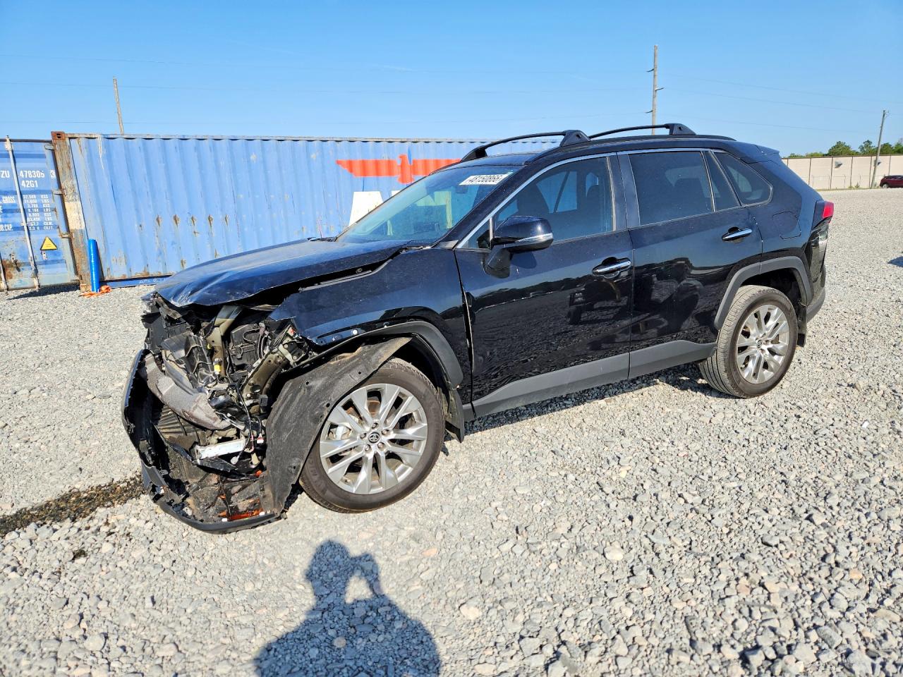 Salvage Toyota RAV4 Image