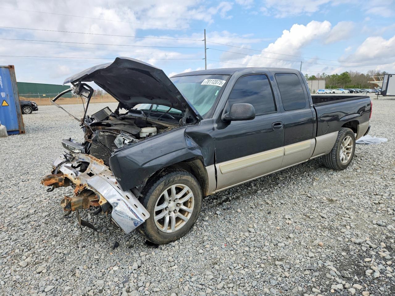 Salvage Chevrolet Silverado Image