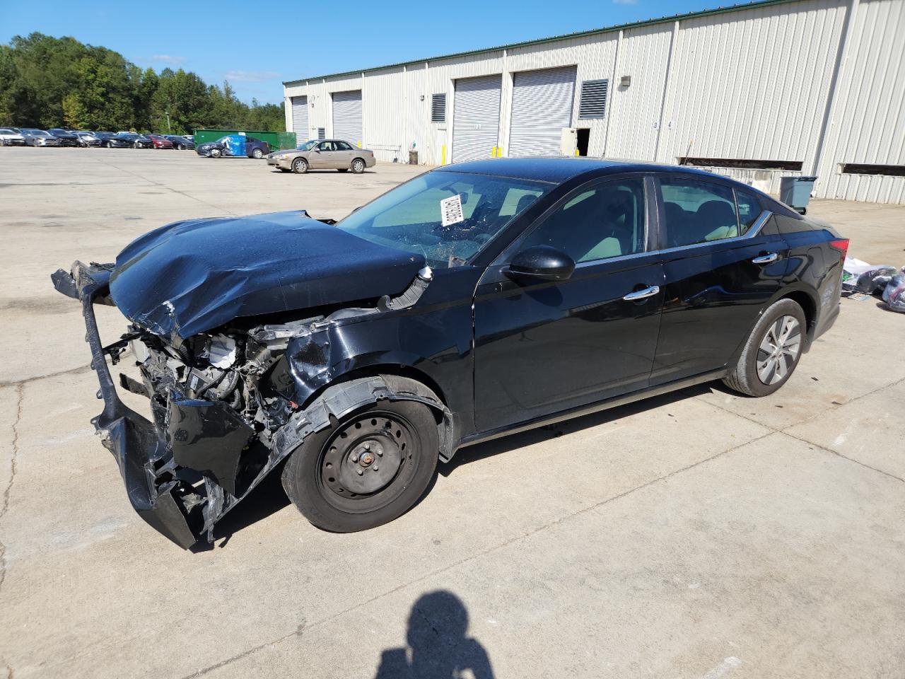 Salvage Nissan Altima Image