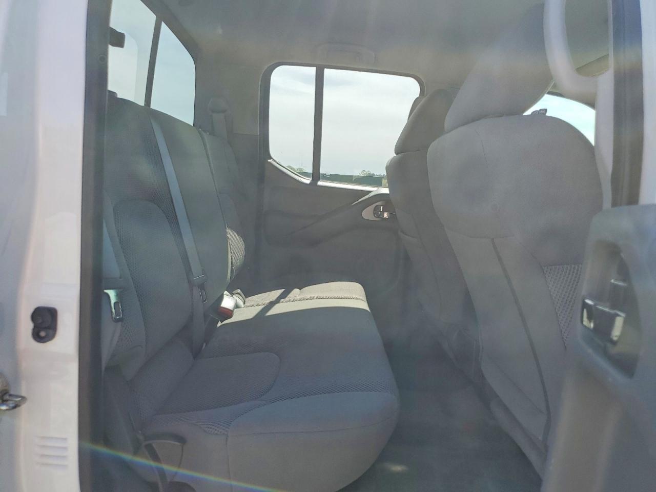 Nissan Frontier Sv