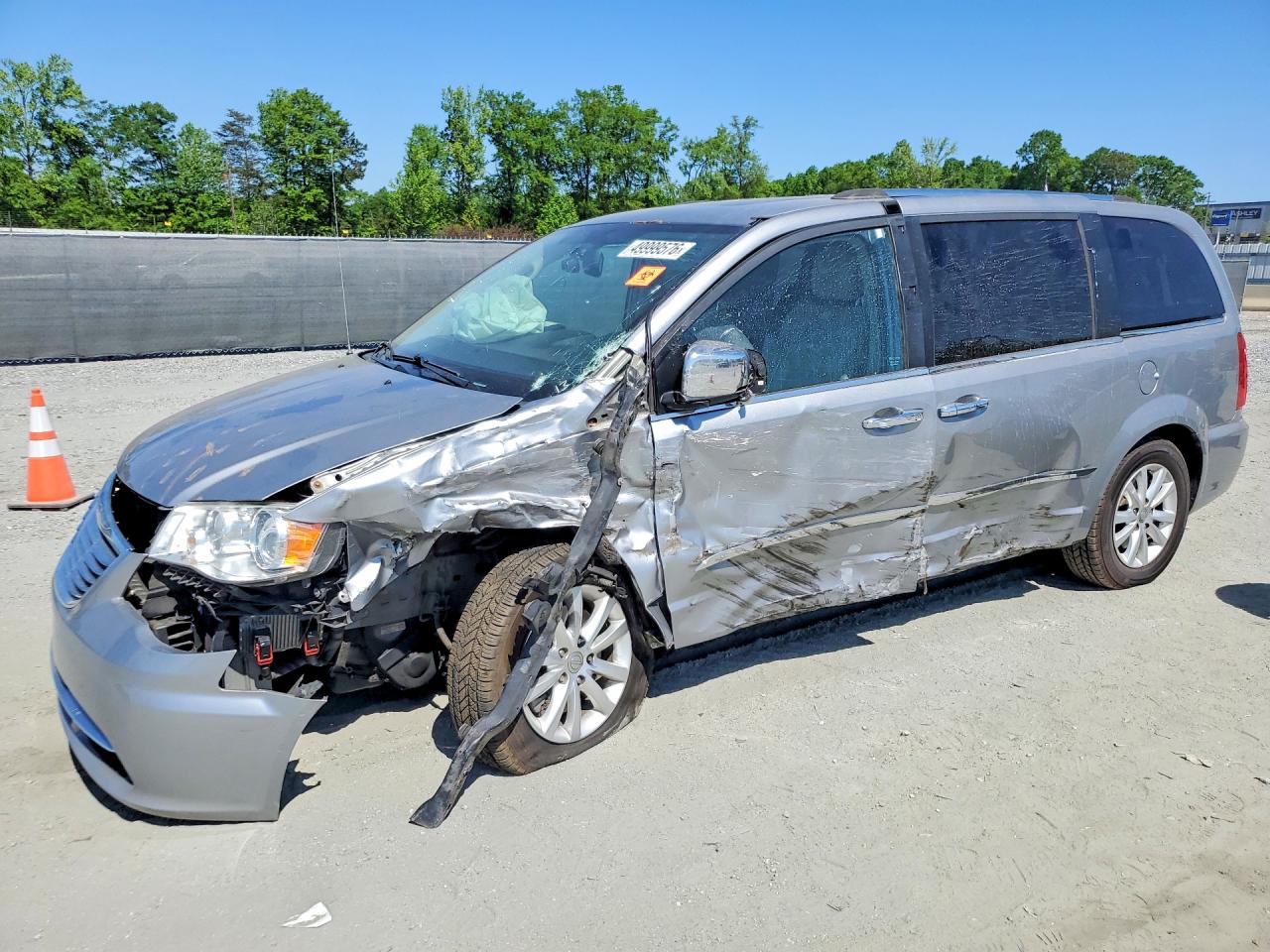 Salvage Chrysler Minivan Image