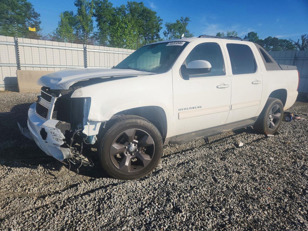 Salvage Chevrolet Avalanche Image