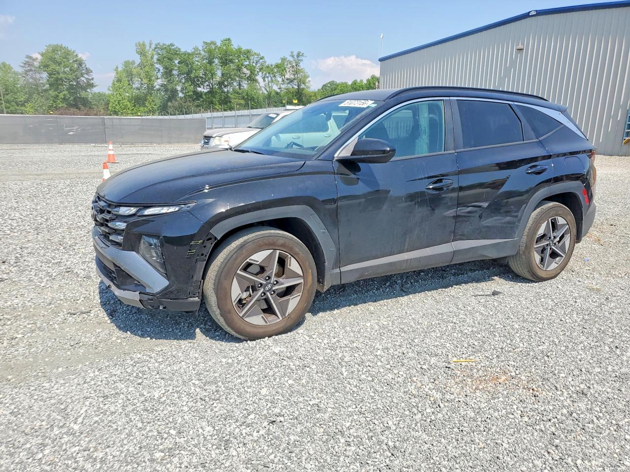 Salvage Hyundai TUCSON Image