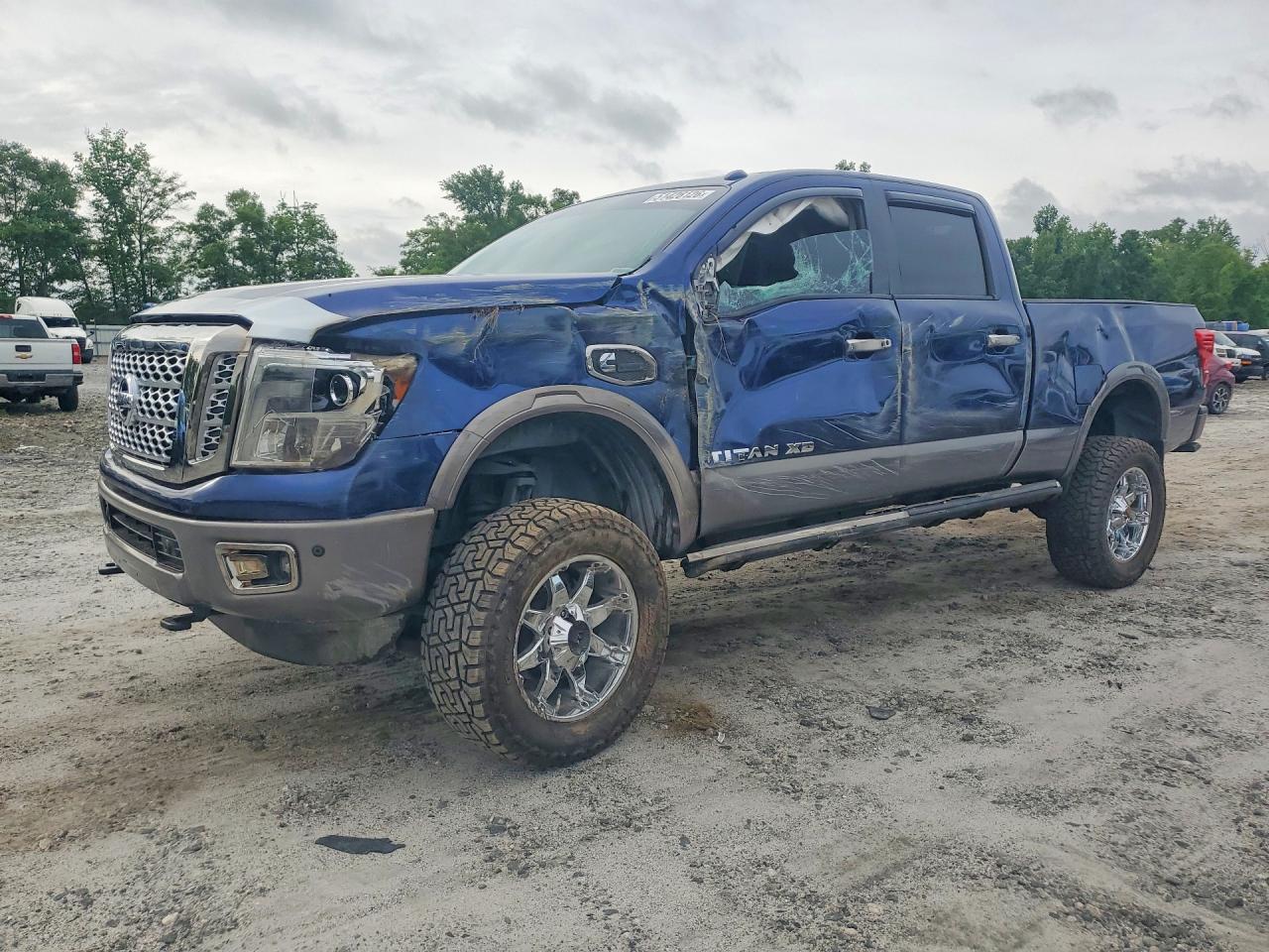 Salvage Nissan Titan Image