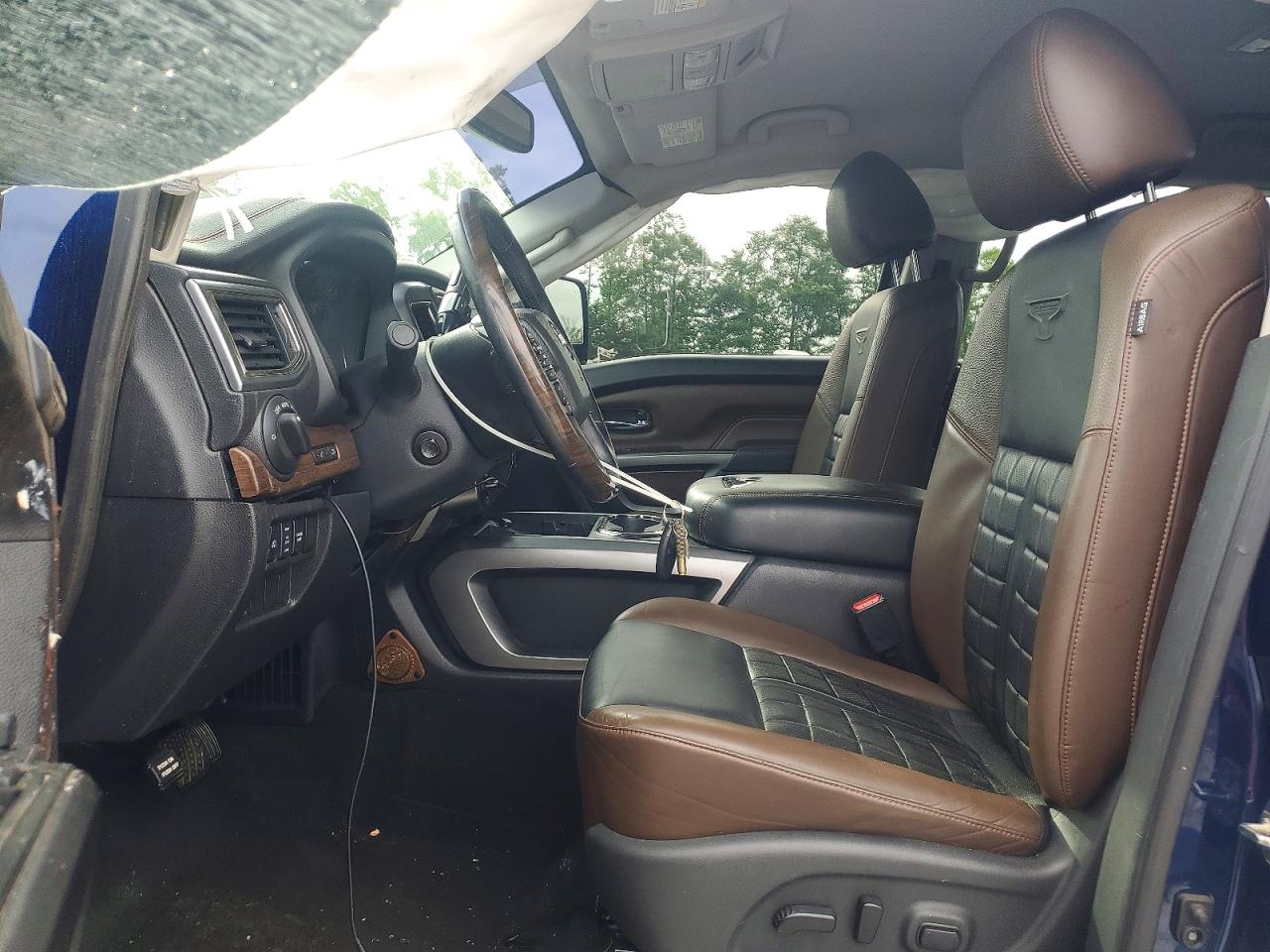 Nissan Titan Platinum Reserve