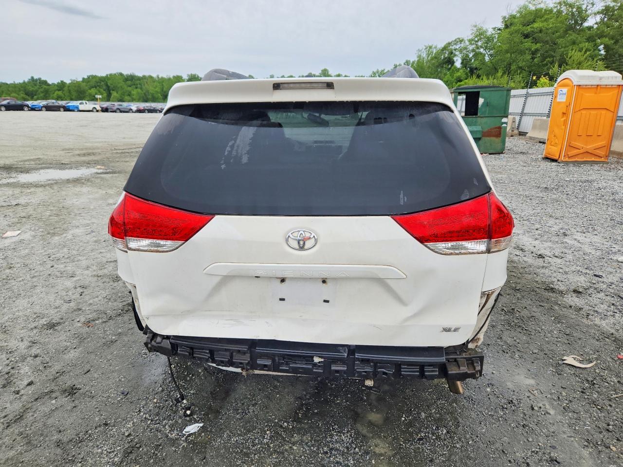 Toyota Sienna Xle 8-passenger